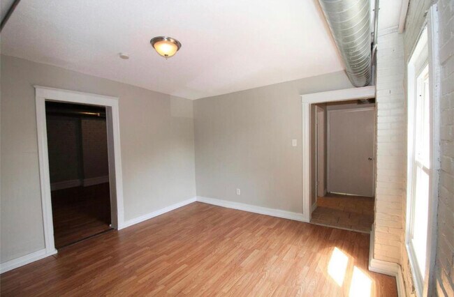 Building Photo - 3016 California Ave