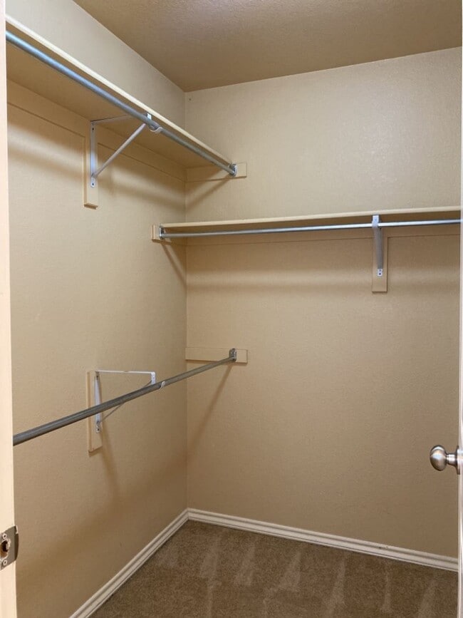 Building Photo - Lovely 3 Bed 2.5 Bath Home in Timbervine