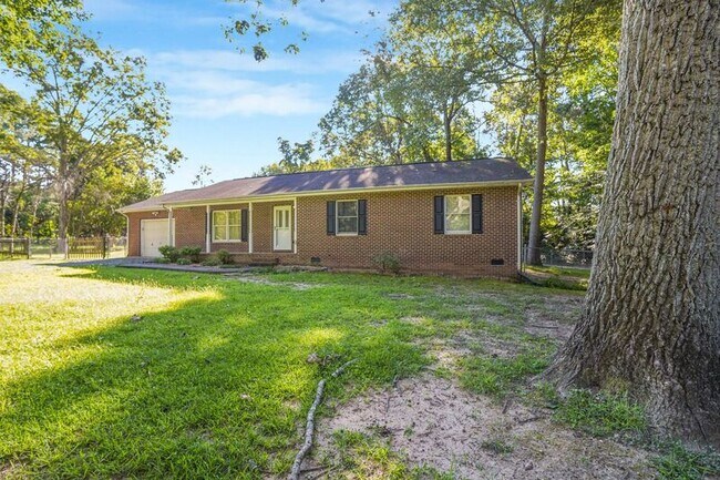 Building Photo - 8170 Linda Ln