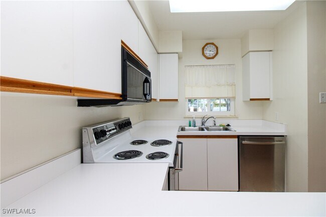 Building Photo - 333 Sunrise Cay