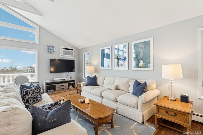 Building Photo - 23 Franklin Dr