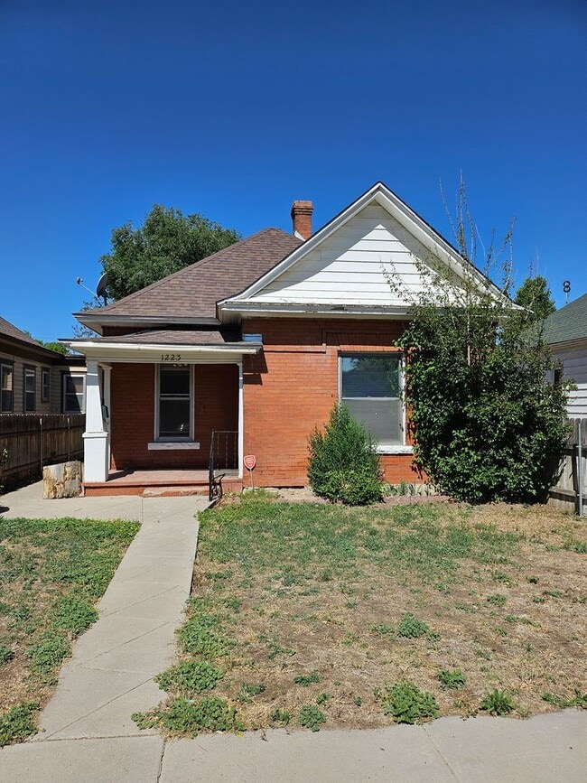 Building Photo - ALL PROSPECTIVE TENANTS MUST SUBMIT A $58 NON-REFUNDABLE APPLICATION FEE PER APPLICANT ONLINE AND...