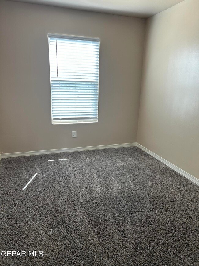 Building Photo - 5717 Manila Dr