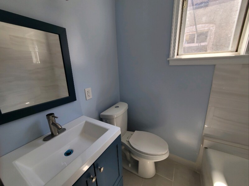 Building Photo - 118 N 52nd St