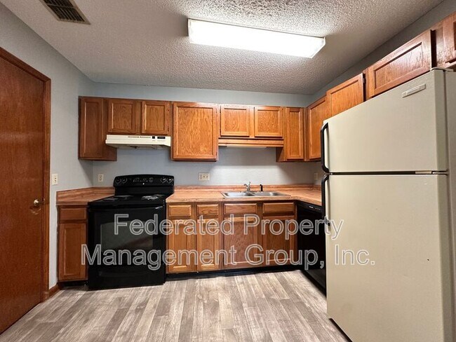 Building Photo - 3834 Windridge Ct