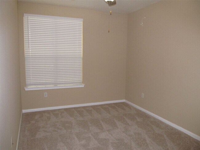 Building Photo - 7575 Kirby Dr