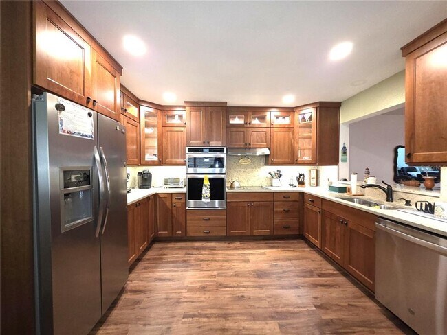 Building Photo - 804 Palm Harbor Ct