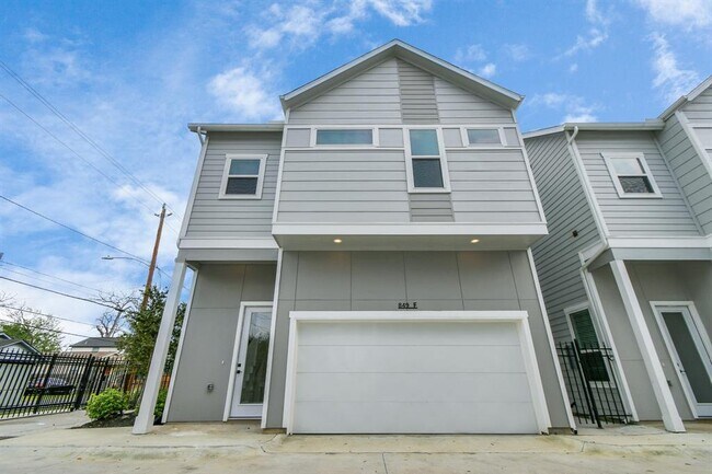 Building Photo - 849 Mansfield St