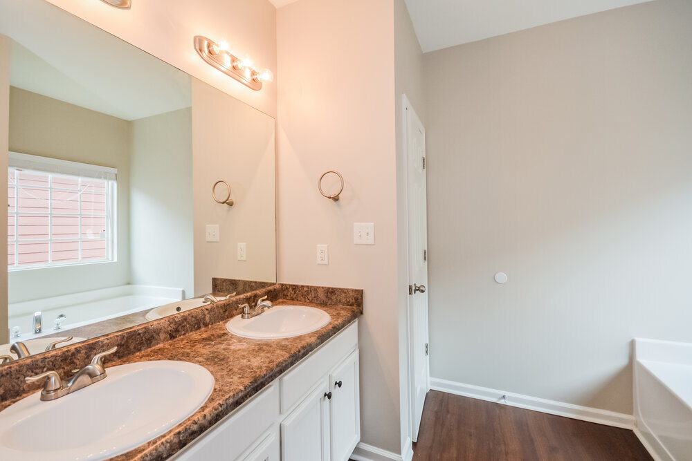 Building Photo - 5040 Pioneer Pkwy