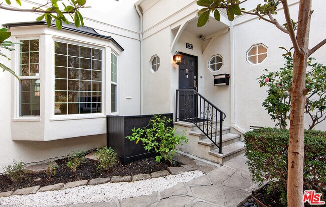 Building Photo - 422 Smithwood Dr