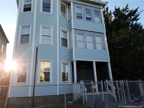 Building Photo - 481 Hollister Ave