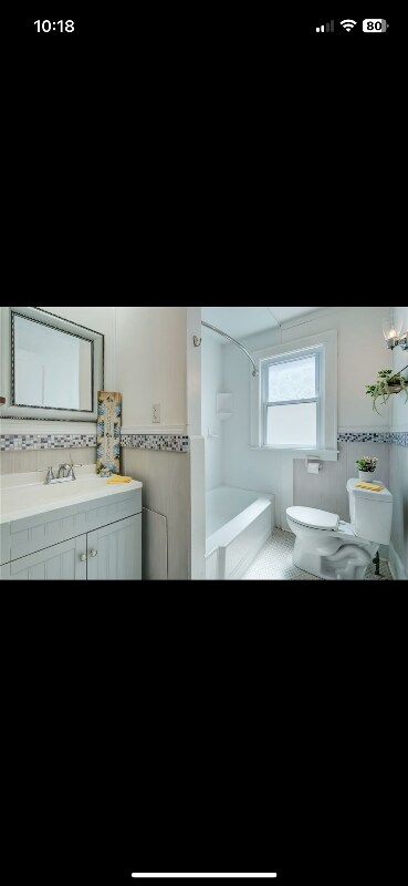 Building Photo - 477 Maplewood Ave