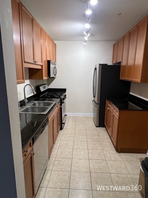 Building Photo - 1650 Riverwoods Dr