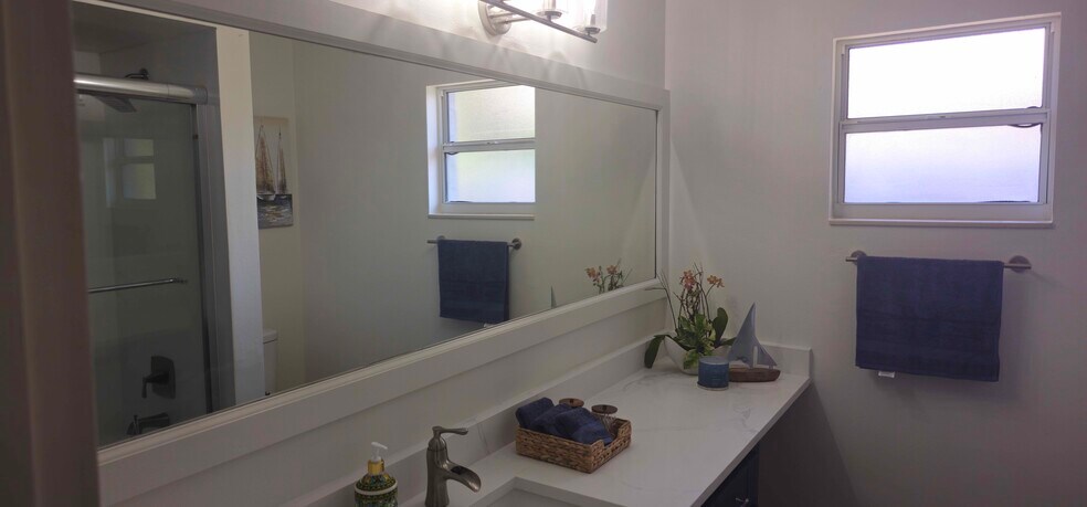 Building Photo - 589 Coconut St