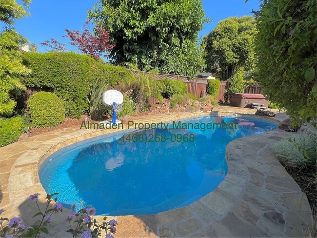 Building Photo - Must See Beautifully Renovated 3BR/2BA Sin...