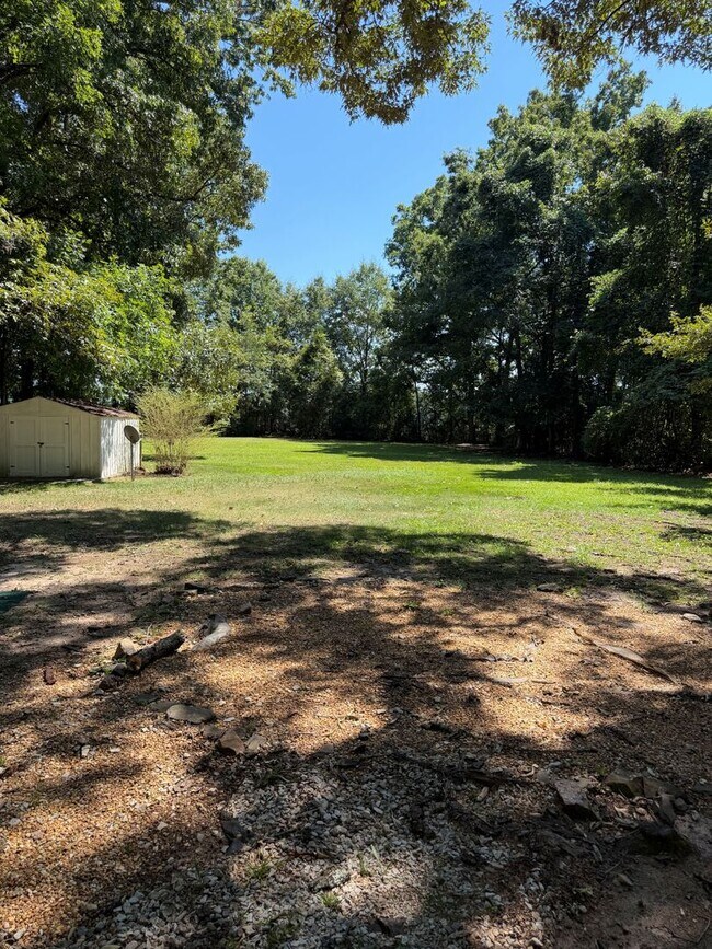 Building Photo - 503 Lake Condy Rd