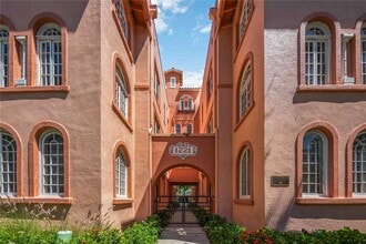 Building Photo - 1221 N Palm Ave