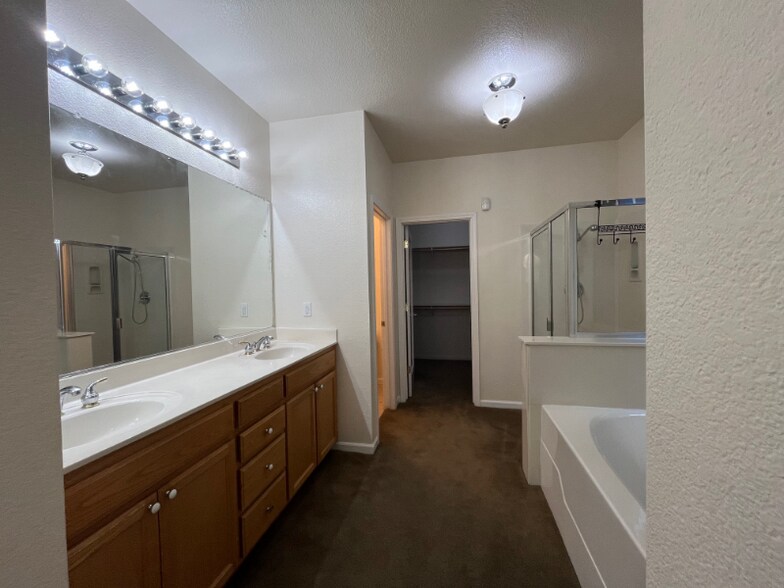 Building Photo - 3776 Pintail Dr