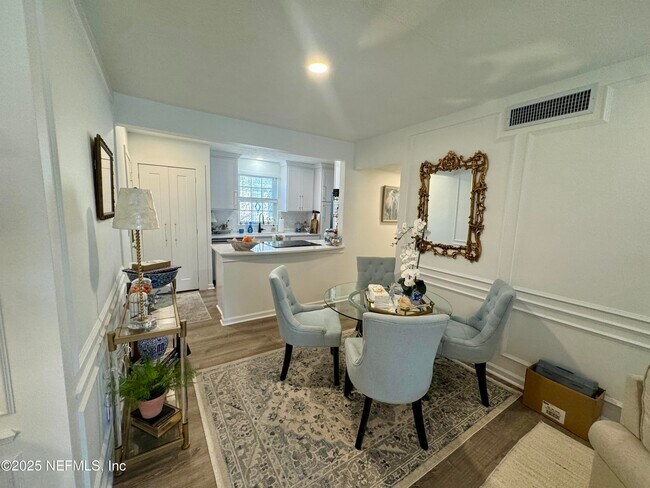 Building Photo - 4358 Timuquana Rd