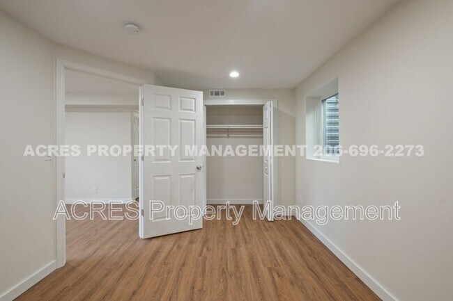 Building Photo - 21222 15th Ave S