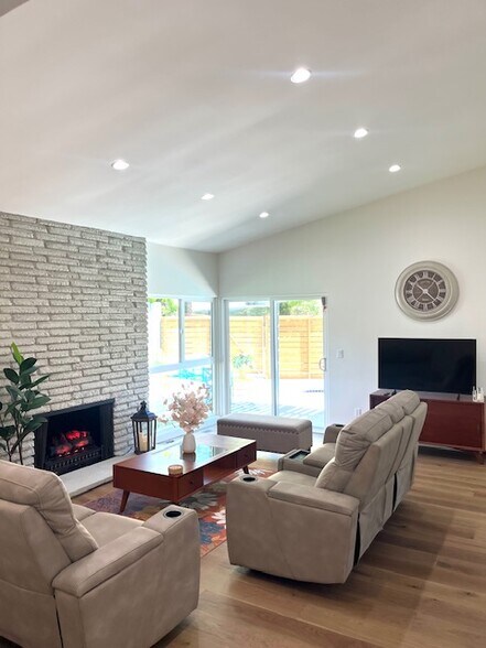 Building Photo - 5304 Baza Ave