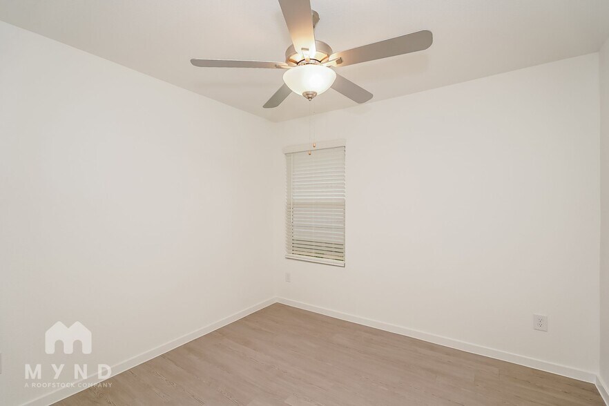 Building Photo - 2640 Mistwood Dr