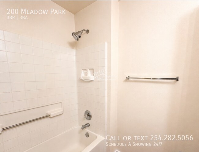 Building Photo - 200 Meadow Park Dr