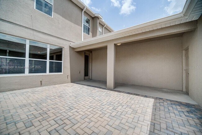 Building Photo - 604 Rogue Dr