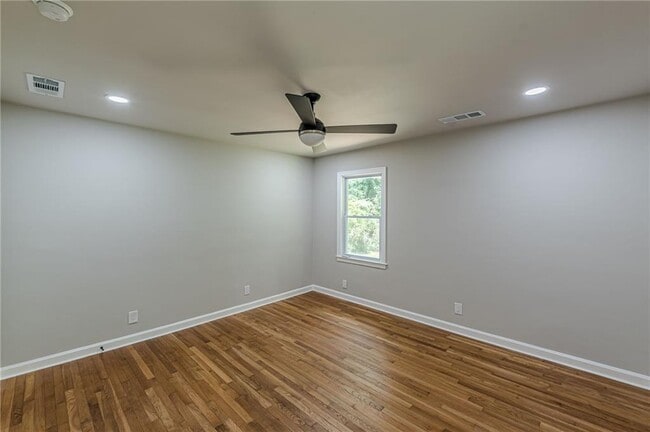 Building Photo - 1624 Dodson Dr SW