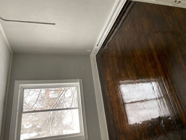 Building Photo - 15395 Linwood St