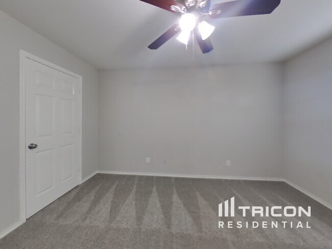 Building Photo - 2511 Sunset Bend