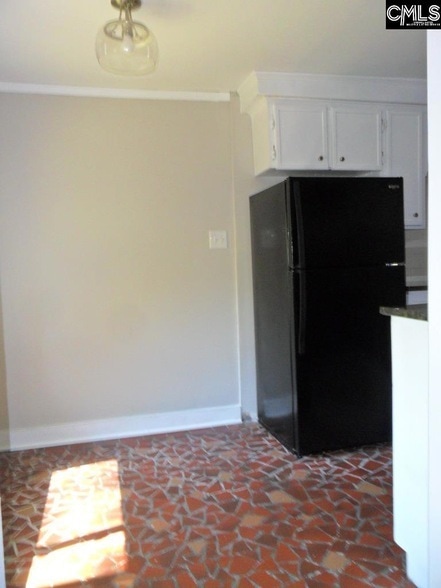 Building Photo - 1241b Johnson Ave