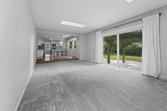 Building Photo - 1008 Forest Hills Dr