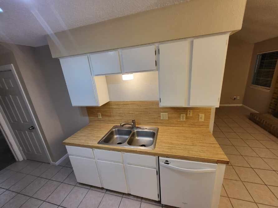 Building Photo - 6702 Deatonhill Dr