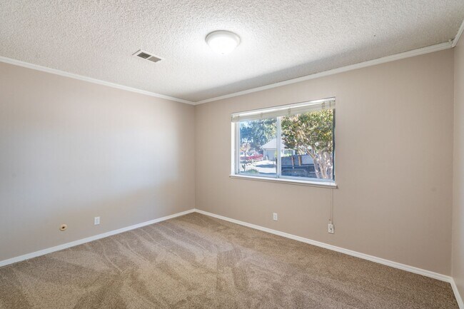 Building Photo - Coming Soon! 3 Bedroom Home in Great Gilroy Location!