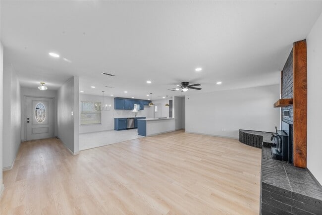 Building Photo - 3137 FM200