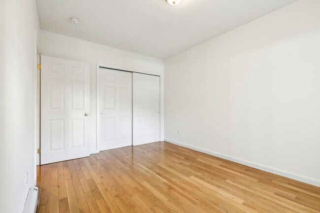 Building Photo - 66 Chestnut Ave