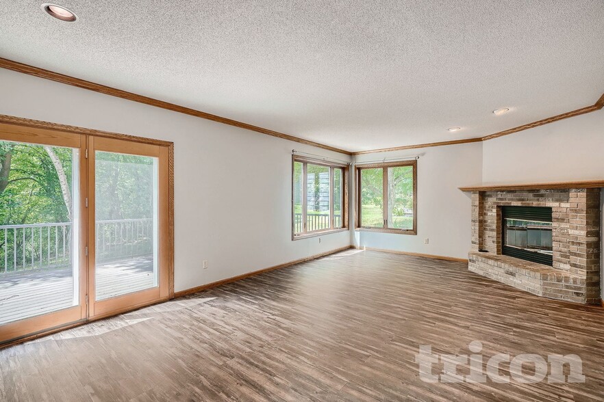 Building Photo - 5077 Credit River Dr