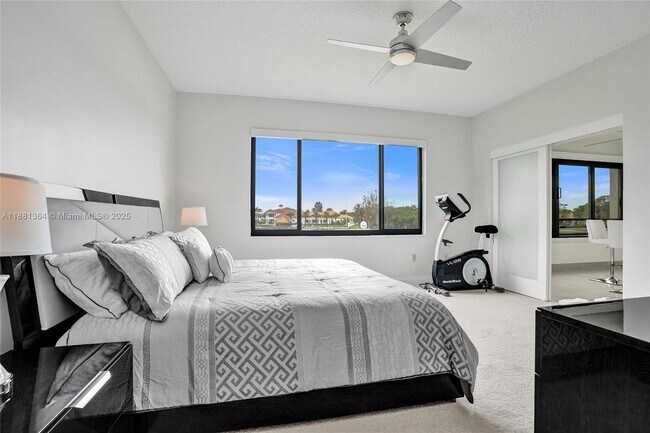 Building Photo - 925 Oak Harbour Dr