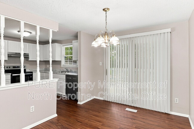 Building Photo - 8115 Bald Ridge Dr