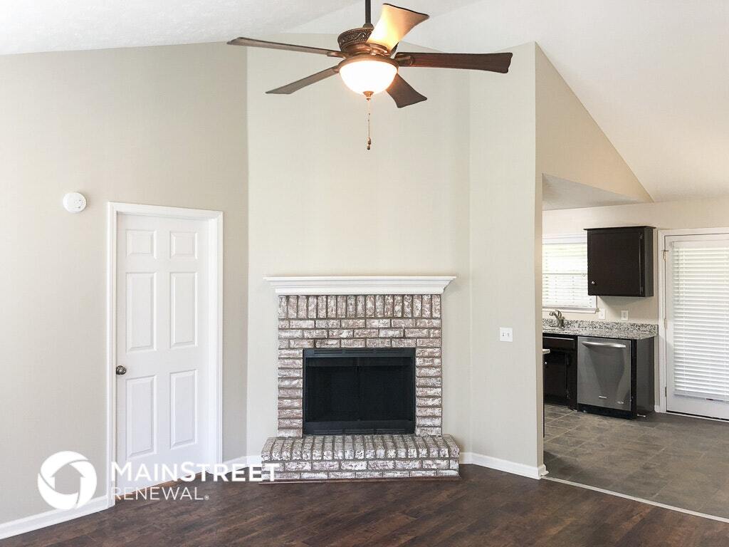 Building Photo - 221 Brittany Dr