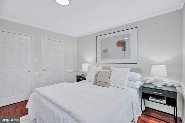 Building Photo - 1437 Duke St