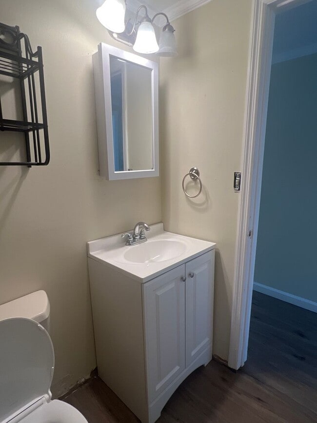 Building Photo - Newly Renovated Home In Harrison