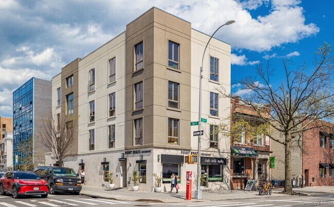 Building Photo - 38-01 31st Ave