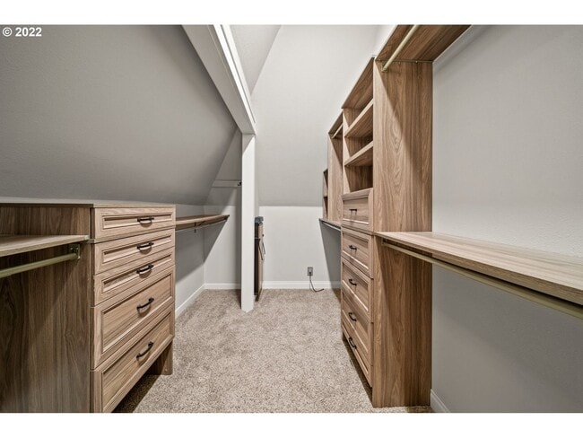 Building Photo - 5 bedroom 4 Bathroom Spectacular Townhome ~ Parking, A/C and More!