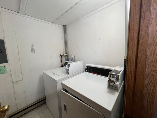 Building Photo - 2310 Radtke Ave