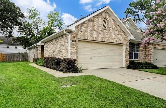 Building Photo - 2034 Marchwood Manor Dr