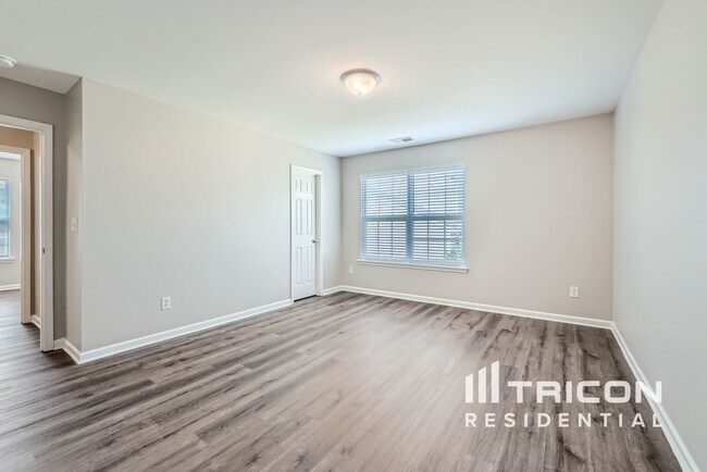 Building Photo - 2496 Ivy Creek Frd