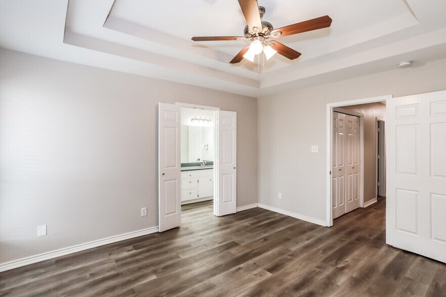 Building Photo - 3816 Yellowstone Pl