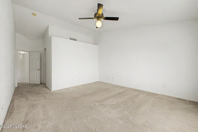 Building Photo - 2656 W Mountain Heights Ct